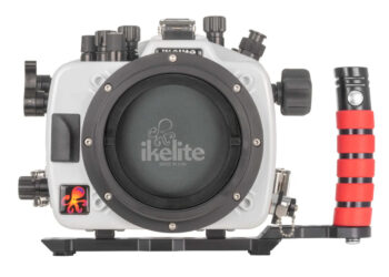 front view of the Ikelite 200DL Underwater Housing for Fujifilm X-T5 Mirrorless Digital Camera – one of the Best underwater camera houses for underwater photographers